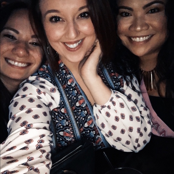 Meet your Posher! - Picture 6 of 7